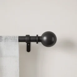 Poles & Curtains*Umbra Black Curtain Rod - Bolas