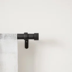 Poles & Curtains*Umbra Black Curtain Rod - Cappa