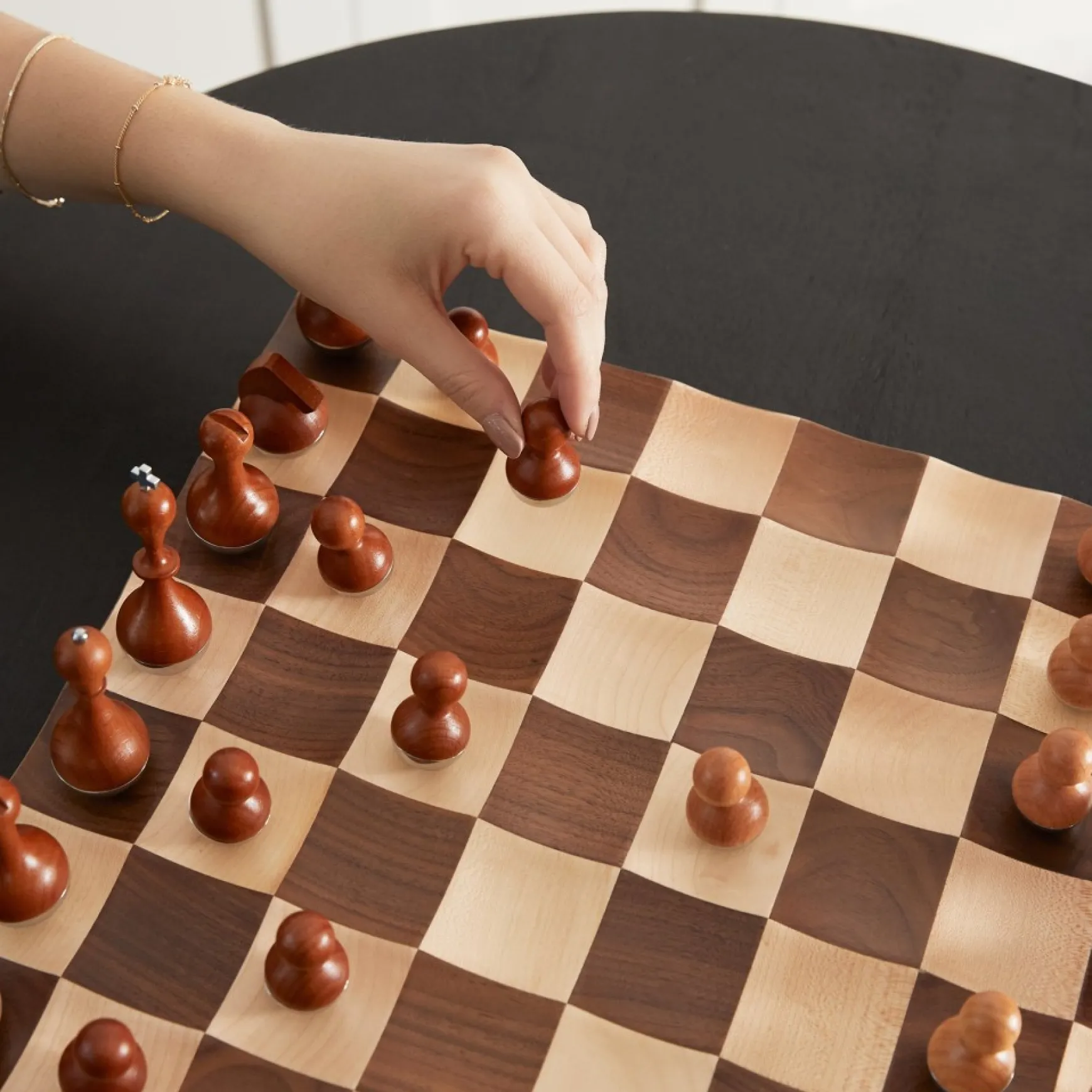 Decorative Objects*Umbra Chess Set - Wobble