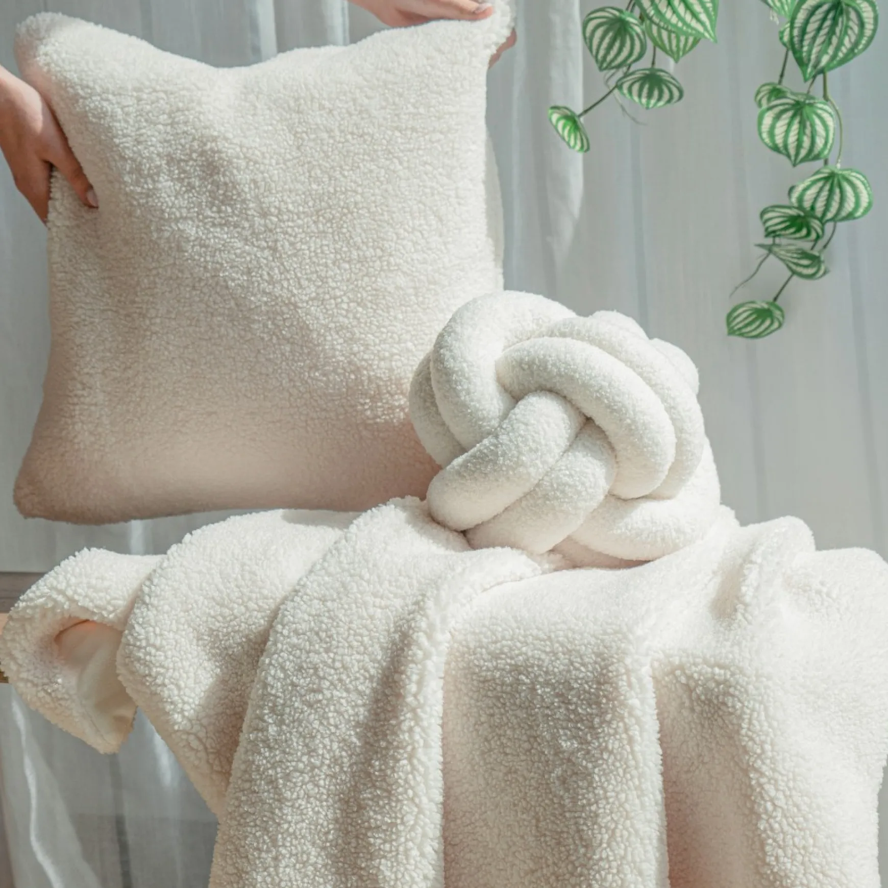 Cushions*Agence K Curly Wool Cushion - Sherpa