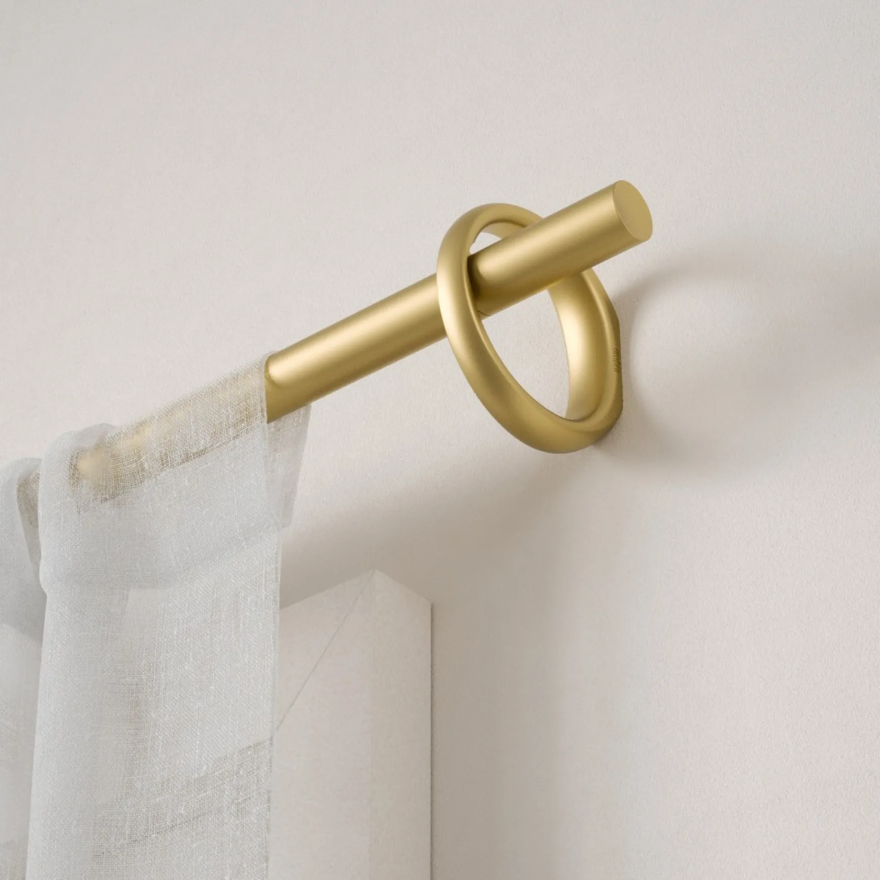 Poles & Curtains*Umbra Gold Curtain Rod - Ringlet