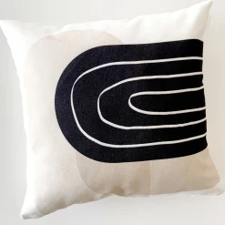 Cushions*Les textiles Patlin Kozy Cushion - Black Arch