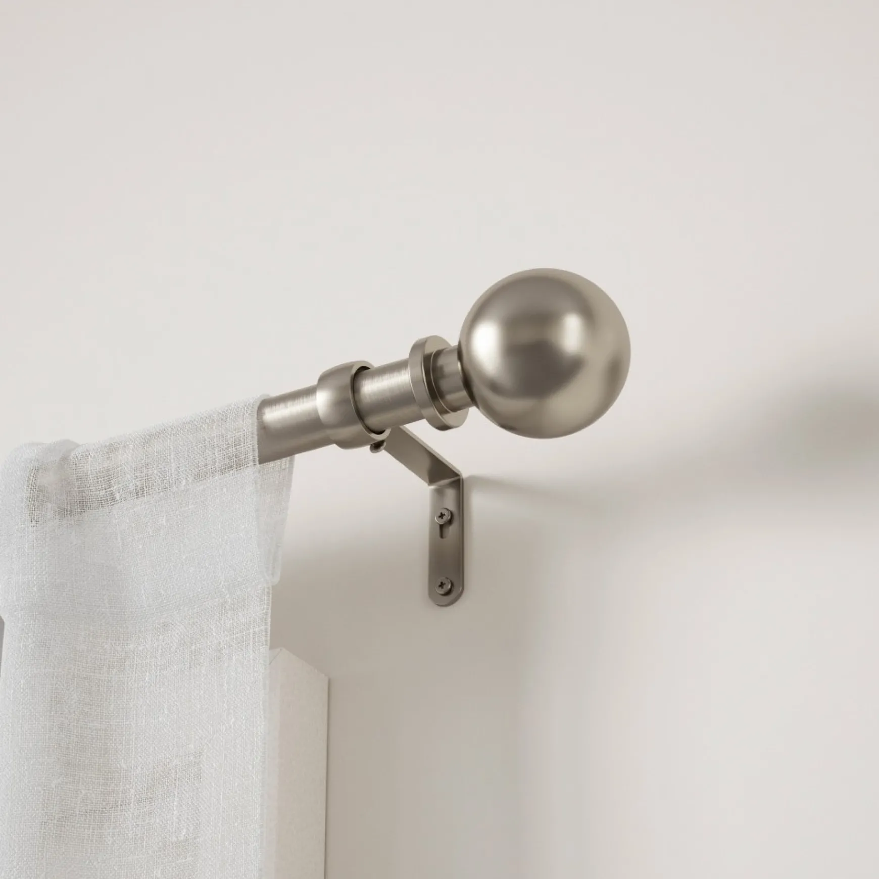 Poles & Curtains*Umbra Silver Curtain Rod - Bolas