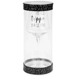 Products With Text*Attitudes Import 2 Wine Glass - Cette Fille Trippe Sur Le Vin